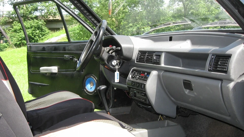 Ford Fiesta Чорний жужик 4