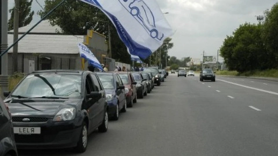 Ford Fiesta - дівчинка без смутку) 4