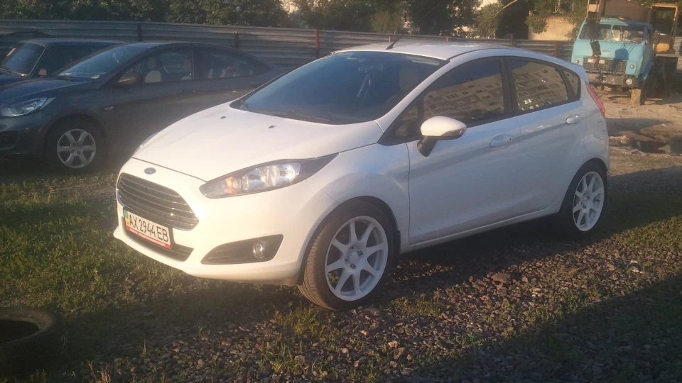 Ford Fiesta diesel on forged wheels 4