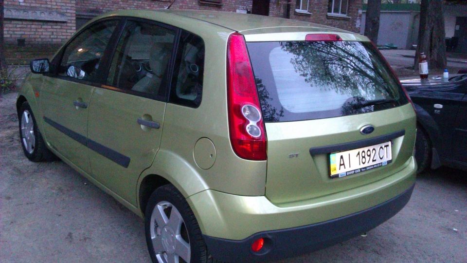 Ford Fiesta Фісташка 2