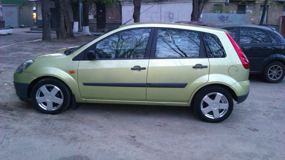 Ford Fiesta Фісташка 4