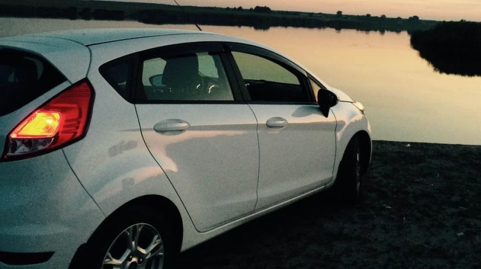 Ford Fiesta Frozen White 2