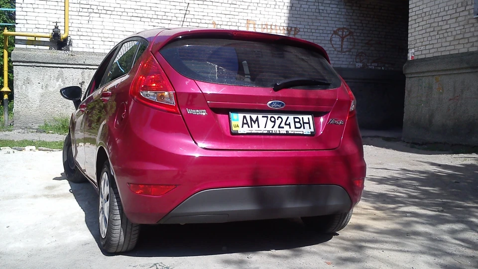 Ford Fiesta Hot Magenta 2