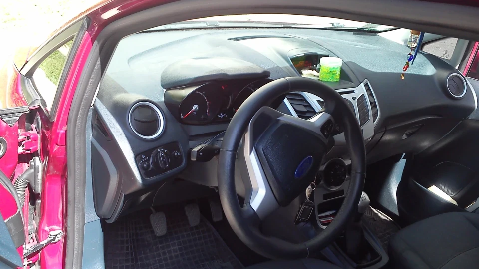 Ford Fiesta Hot Magenta 3