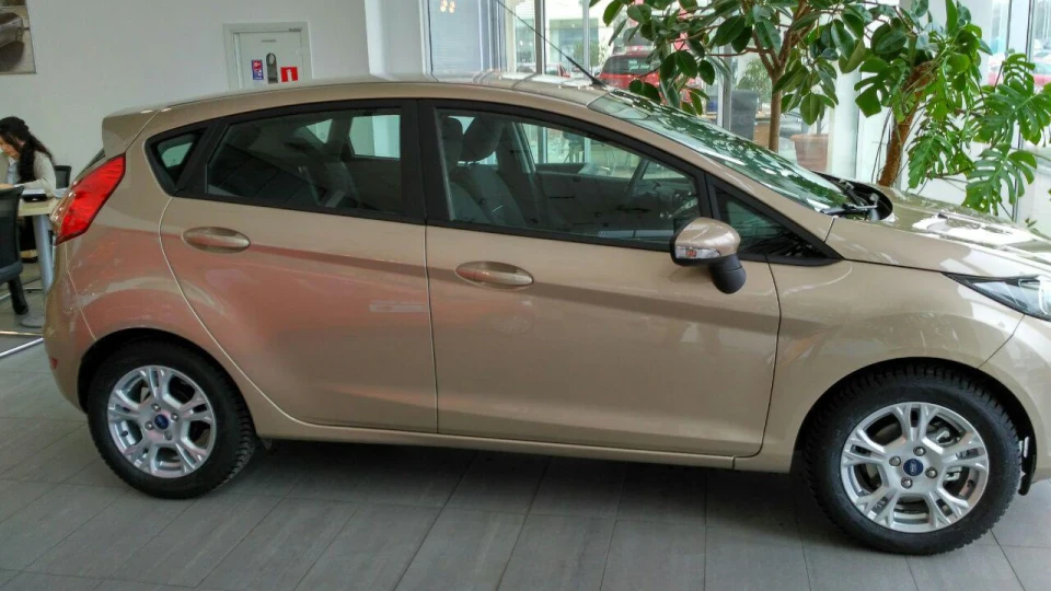 Ford Fiesta Latte 4