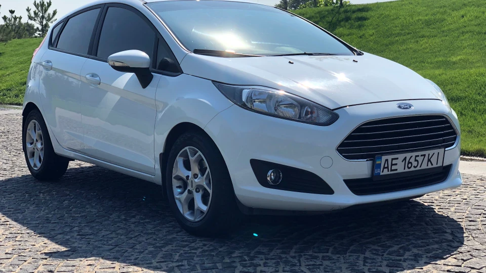 Ford Fiesta mini Aston Martin 2