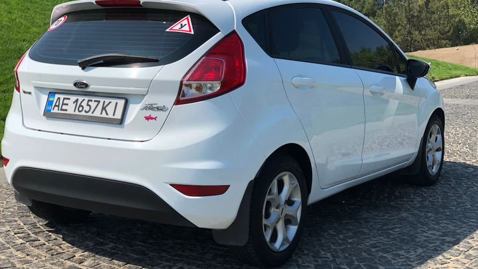 Ford Fiesta mini Aston Martin 3