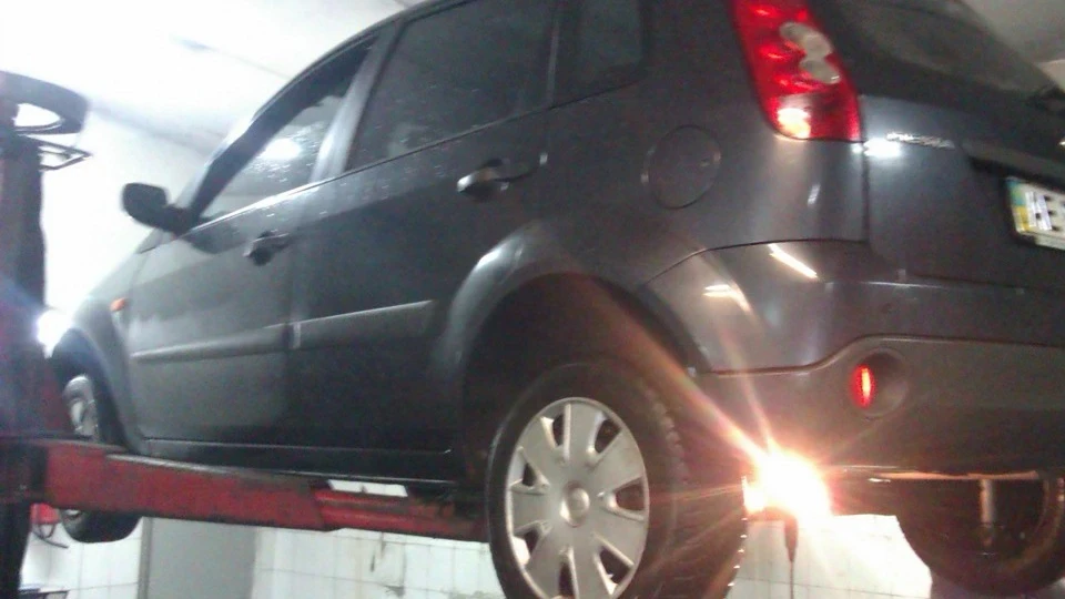 Ford Fiesta Недопривідна пузотерка