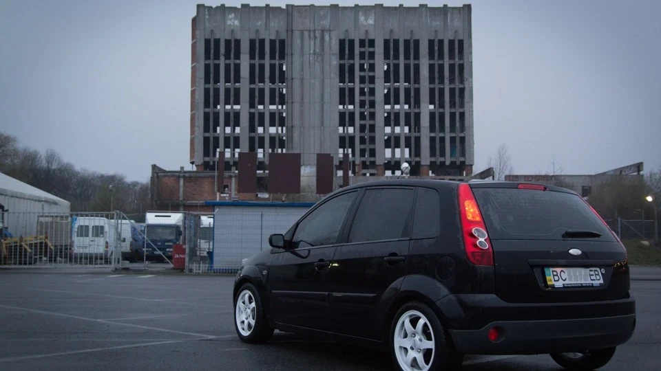 Ford Fiesta Panther Black
