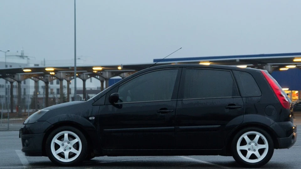 Ford Fiesta Panther Black 2