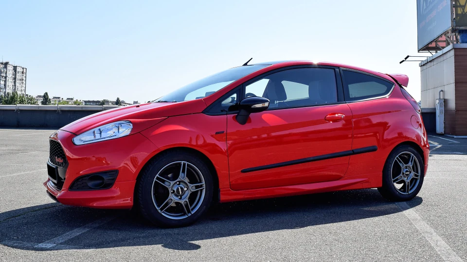Ford Fiesta Red&Black 4