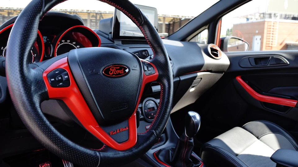 Ford Fiesta Red&Black 5