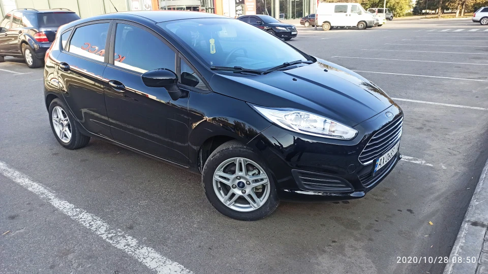 Ford Fiesta SE а не ST 3