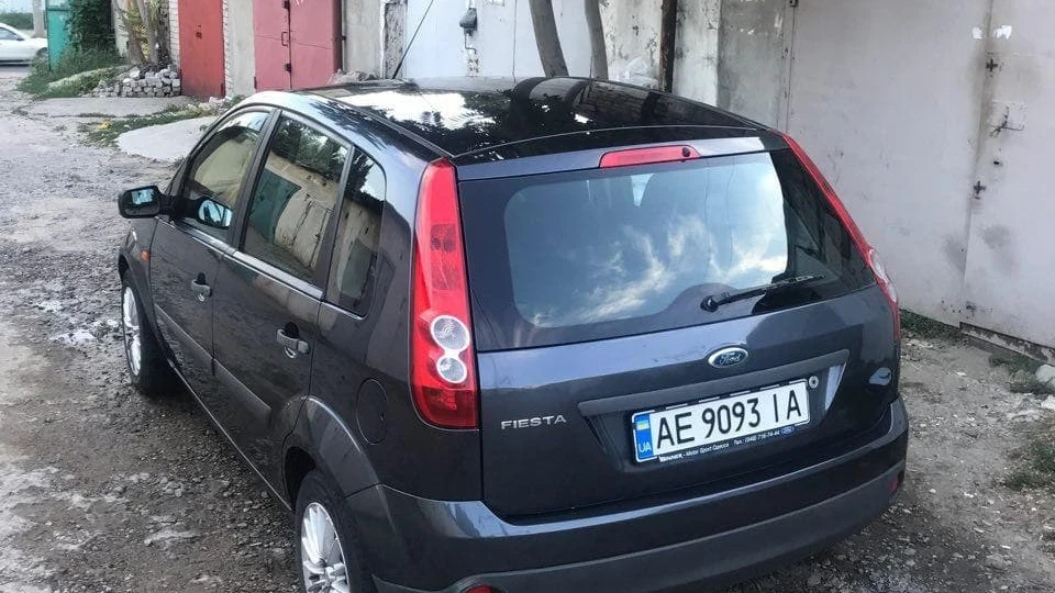 Ford Fiesta Шкарлупка 2