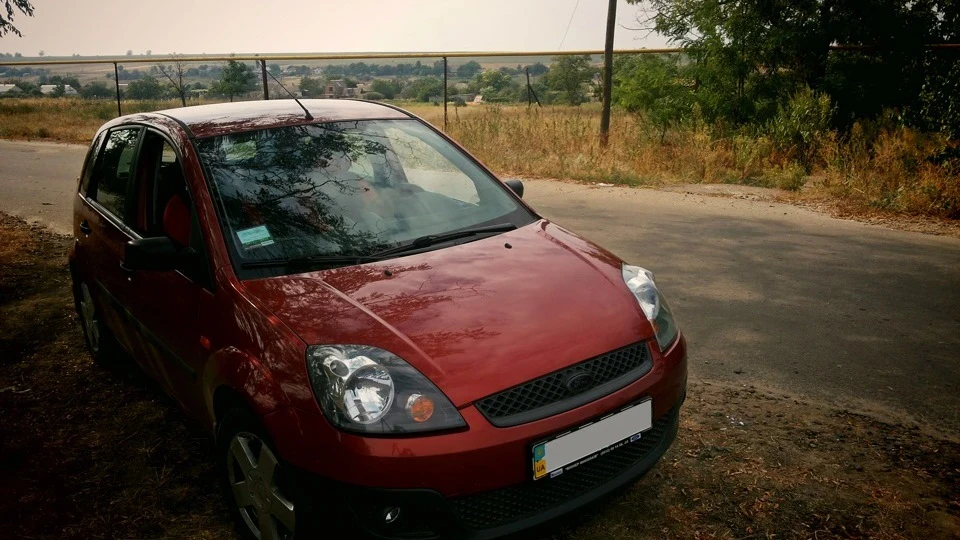 Ford Fiesta Скромний стікер 5