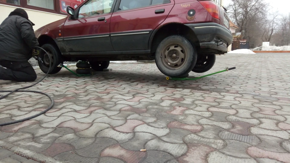 Ford Fiesta Вишневий пепелац 3