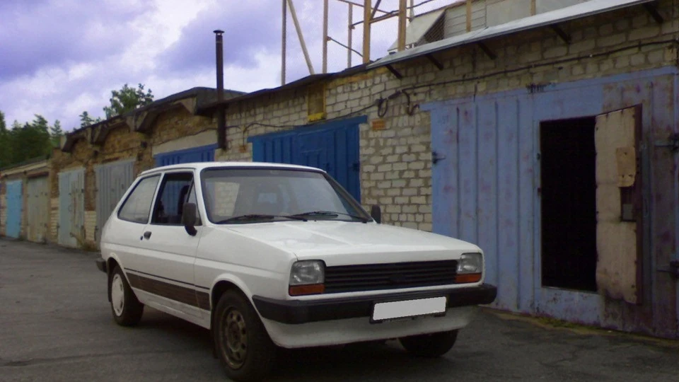 Ford Fiesta White Snail