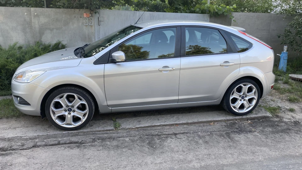 Ford Focus Hatchback 2