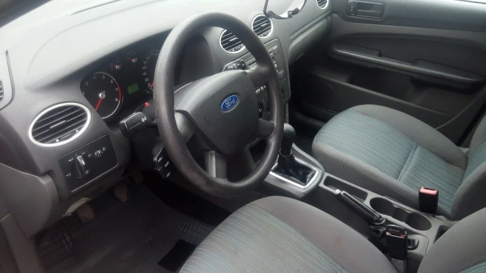 Ford Focus Hatchback 4