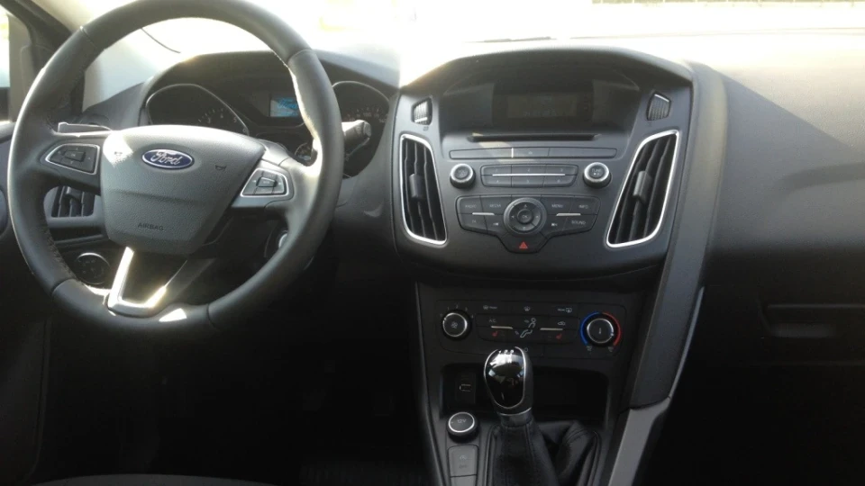 Ford Focus Hatchback 1.0 5