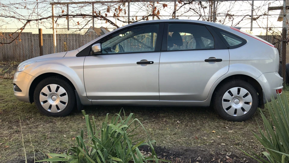 Ford Focus Hatchback 1.4 HATCH 2