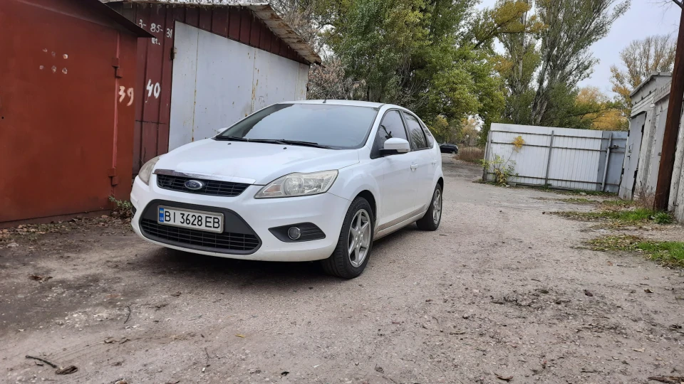 Ford Focus Hatchback 1.6 (100 л.с) 2