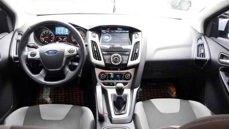 Ford Focus Hatchback 1.6 Duratec 4
