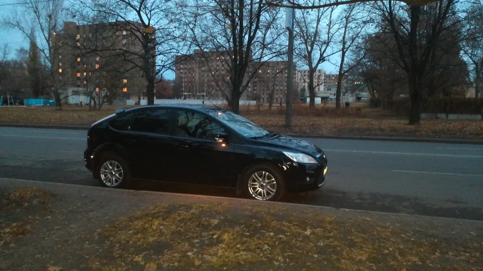 Ford Focus Hatchback 1.6 ghia 115 л.с. 2