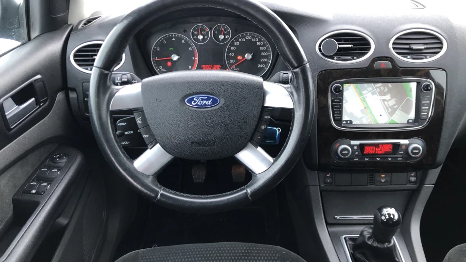 Ford Focus Hatchback 1.6 хутро Ghia Волошка 4