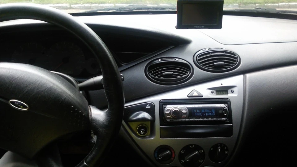 Ford Focus Hatchback 1.6 Zetec SE 2