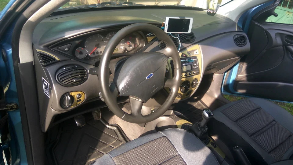 Ford Focus Hatchback 1.8 16V 3
