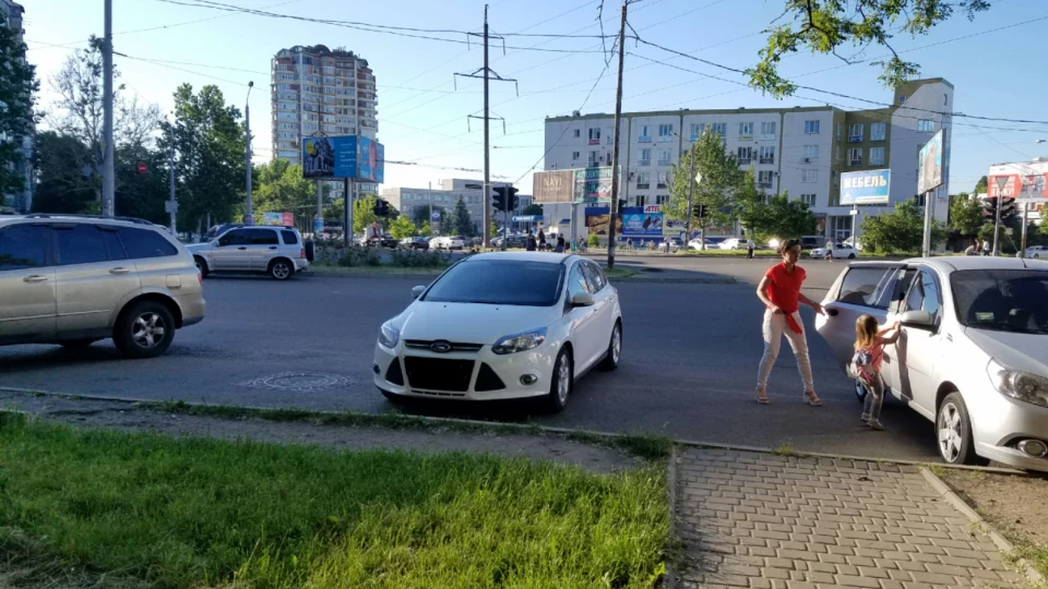 Ford Focus Hatchback 1L Молоко 3
