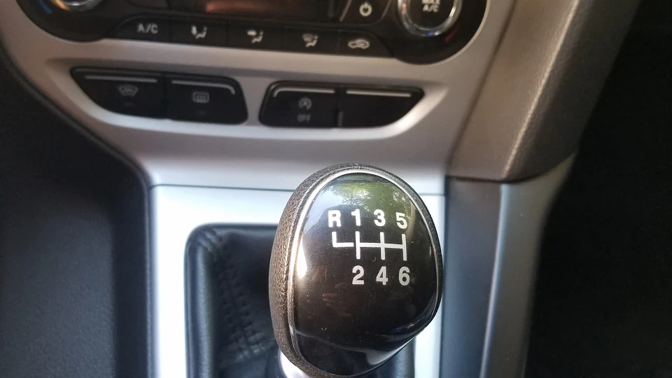 Ford Focus Hatchback 1L Молоко 4