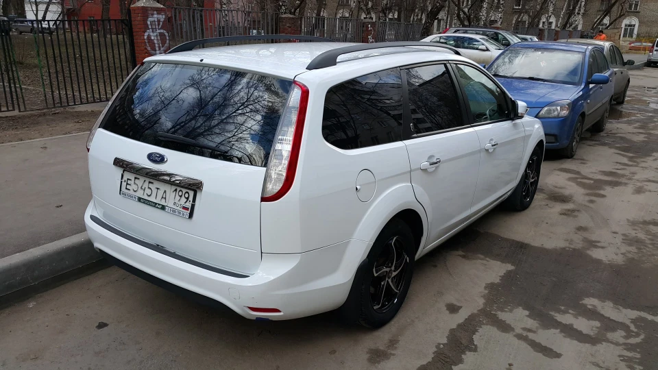 Ford Focus Hatchback 2.0 AT 145 л.с. 2
