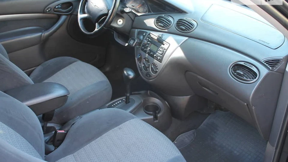 Ford Focus Hatchback 2.0 USA 4