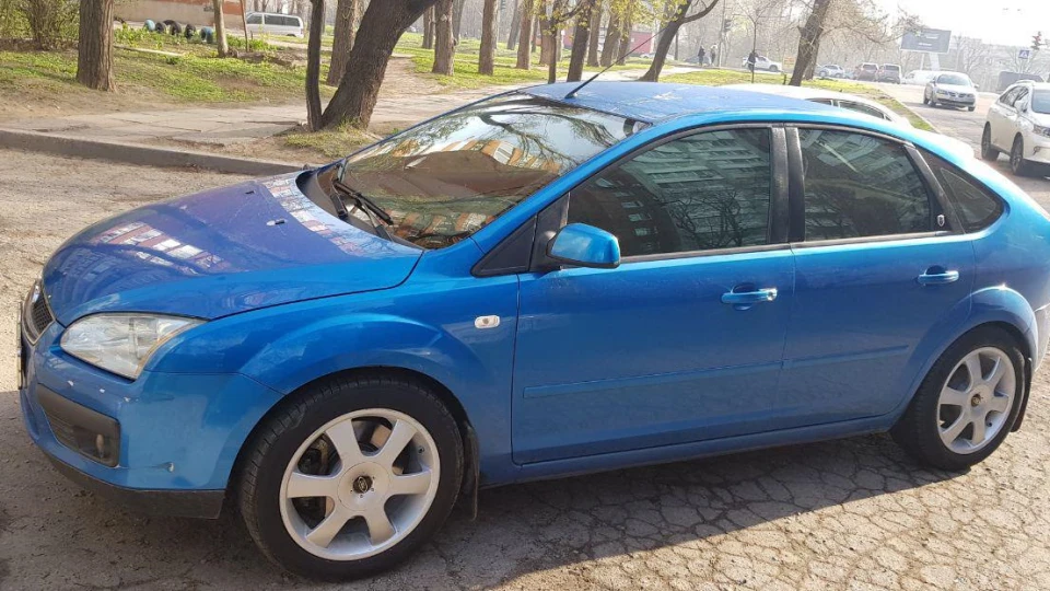 Ford Focus Hatchback Aquarius Blue 2