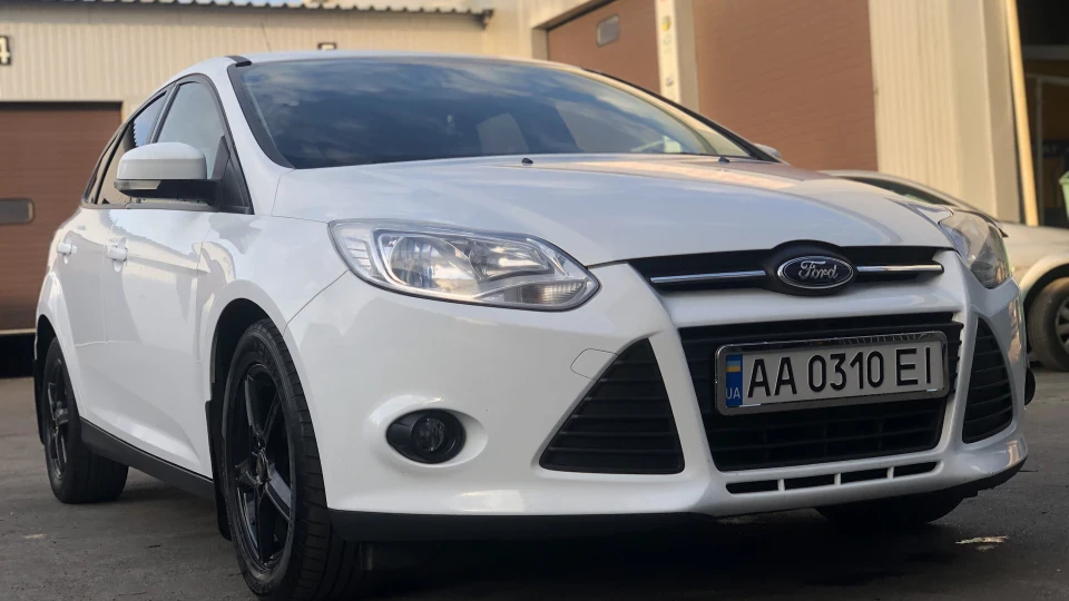 Ford Focus Hatchback Білосніжка 3