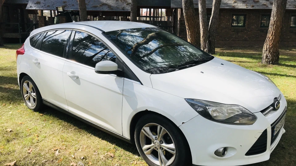Ford Focus Hatchback Білий але злий літр)