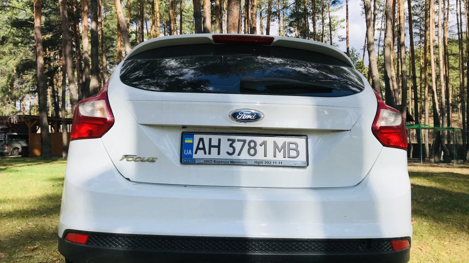Ford Focus Hatchback Білий але злий літр) 4