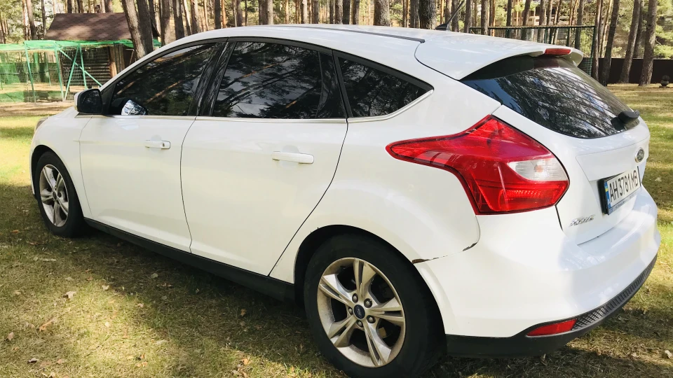 Ford Focus Hatchback Білий але злий літр) 5