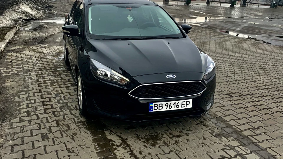 Ford Focus Hatchback Black edition 3