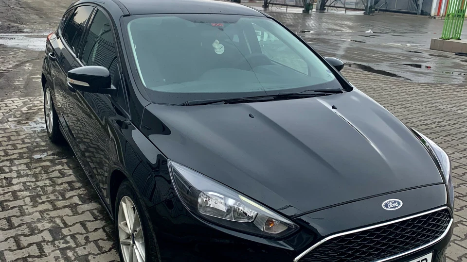 Ford Focus Hatchback Black edition 5