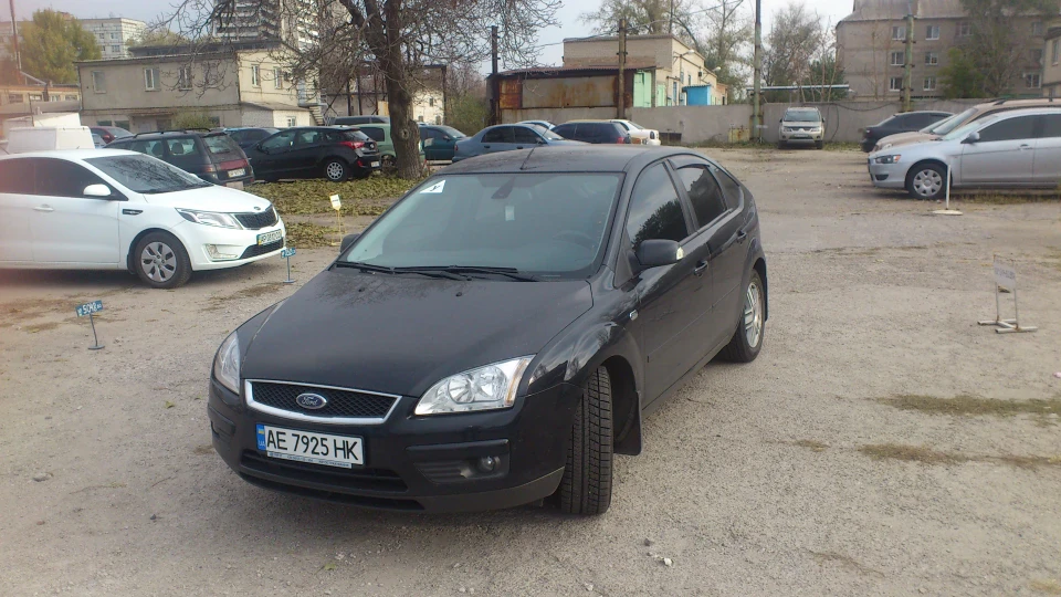 Ford Focus Hatchback Black Ghia 1.6 115 4