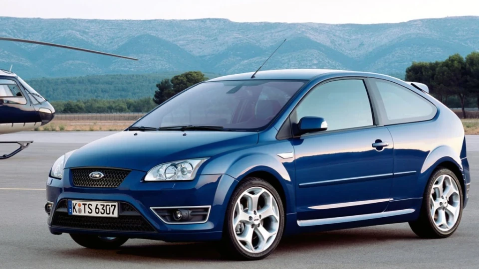 Ford Focus Hatchback Чорна пантера 2