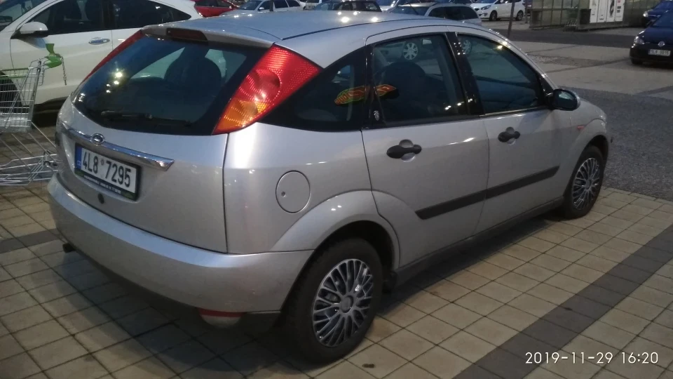 Ford Focus Hatchback Chia 4