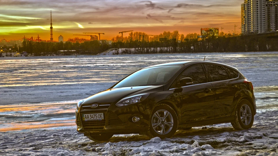 Ford Focus Hatchback чорний 5