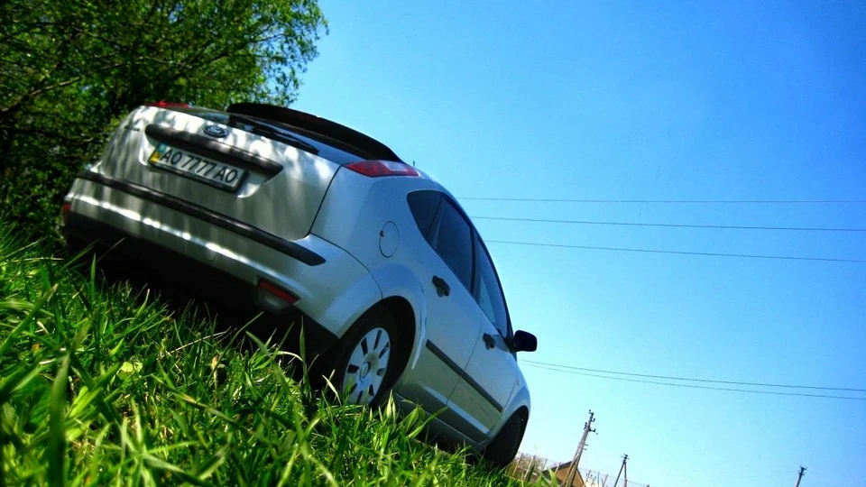 Ford Focus Hatchback Full Standard 2
