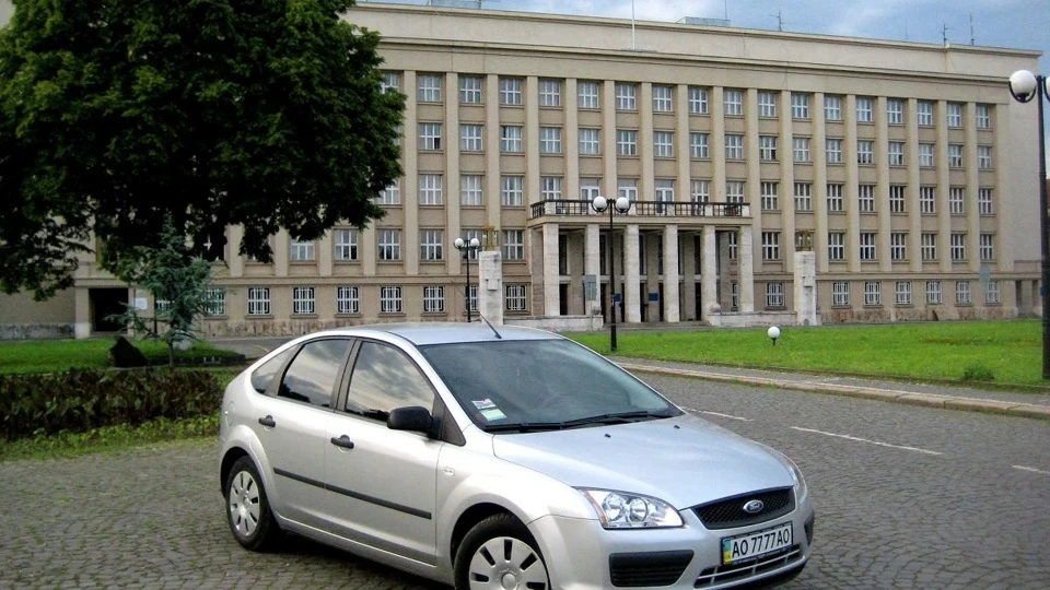 Ford Focus Hatchback Full Standard 3