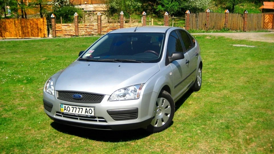 Ford Focus Hatchback Full Standard 4