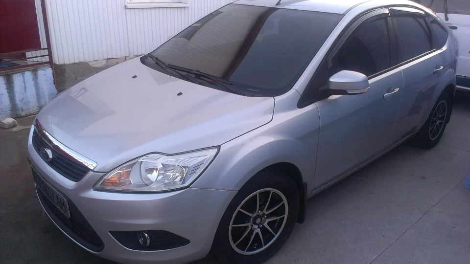 Ford Focus Hatchback <<GERMANY SILVER>> 3